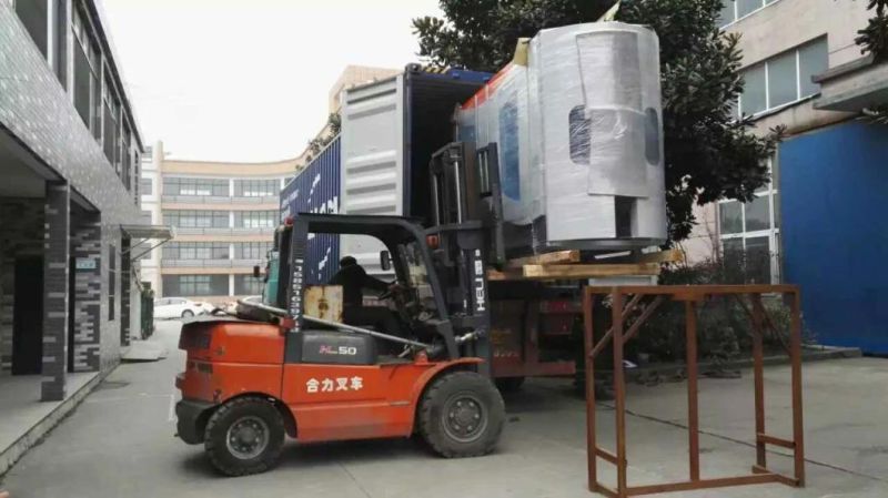 China Professional Mineral Water Bottle Blowing Machine with High Stability
