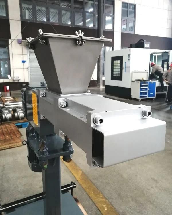 Extruder Auxiliary Machine Side Feeder Adding Power and Fiber