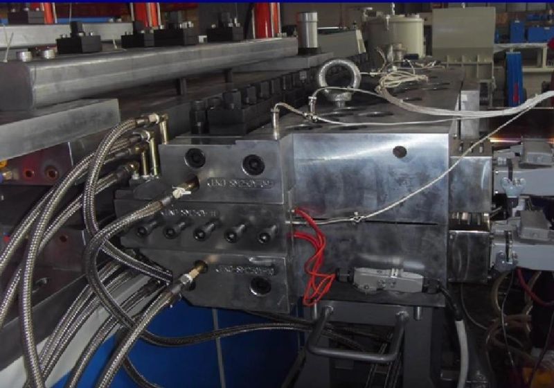 Hot Sell PVC Surface Crust Foam Board Extrusion Machine/WPC Construction Plate Making Machine