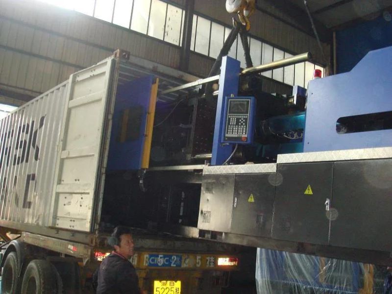 Zs2680 Pet Bottle Preform Injection Molding Machine
