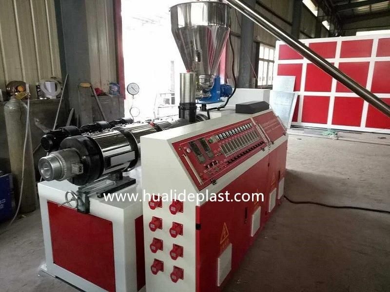 Environmental-Friendly Rigid PVC WPC Decorativef Wall Panel Extruder Machine