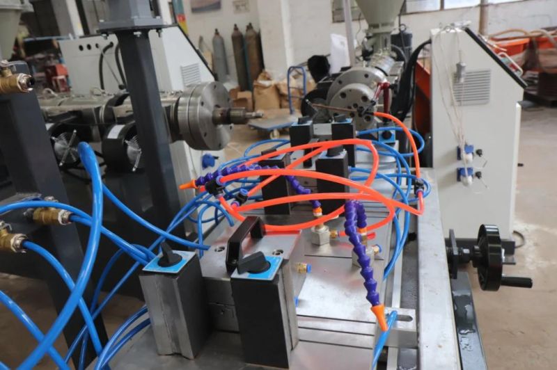 Competitive Price of Russia Market Popular PVC Material Price Holders Single Screw Co-Extrusion Production Line PVC Profile Making Machine Line