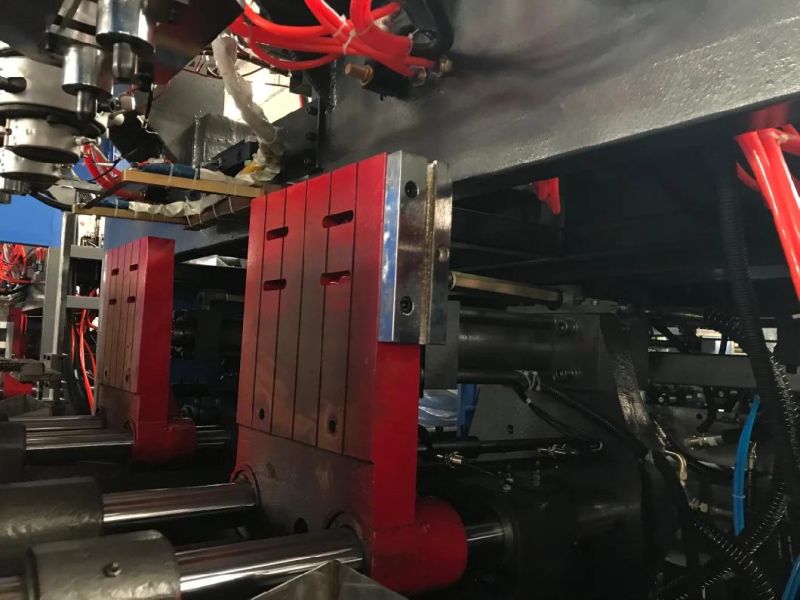 Ce Approved High Speed Automatic Blow Molding Machine (PXB70D)